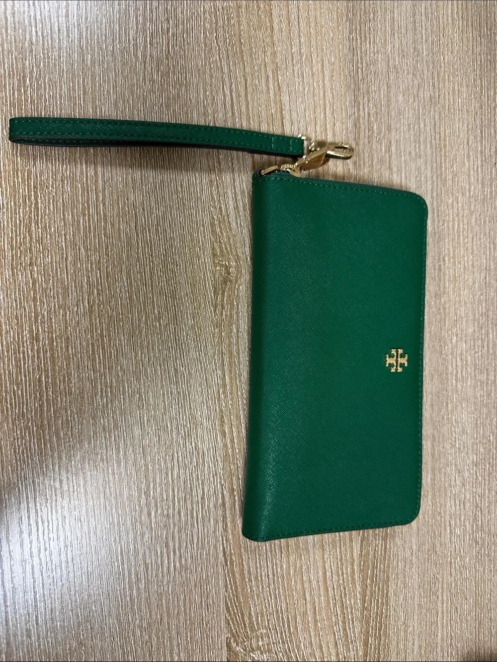 Tory Burch Emerald Green Saffiano Wristlet Card Holder with Gold Logo